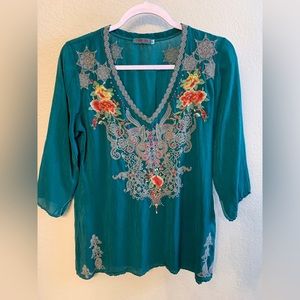 Johnny Was 3/4 sleeve v-neck top